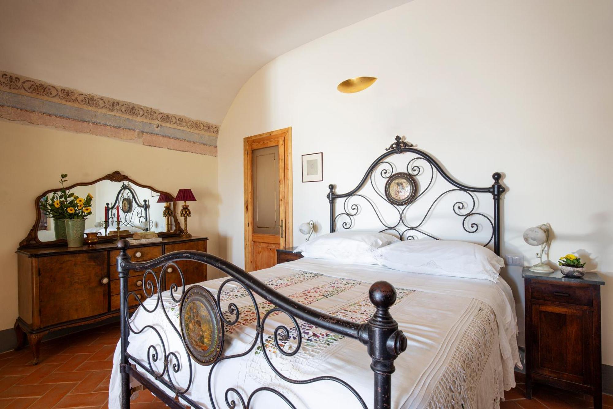 Casa Ezio Marchi - Due Appartamenti E Una Family Suite Bettolle Bagian luar foto