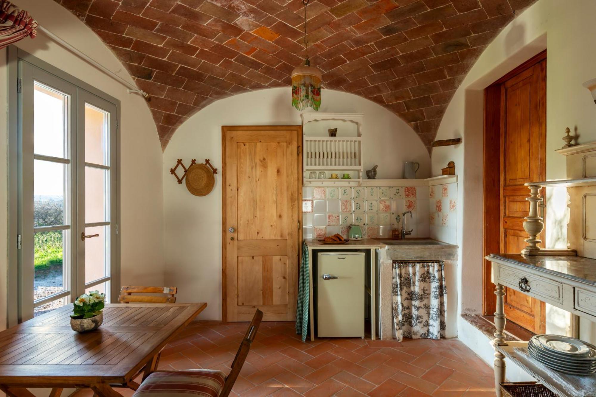 Casa Ezio Marchi - Due Appartamenti E Una Family Suite Bettolle Bagian luar foto