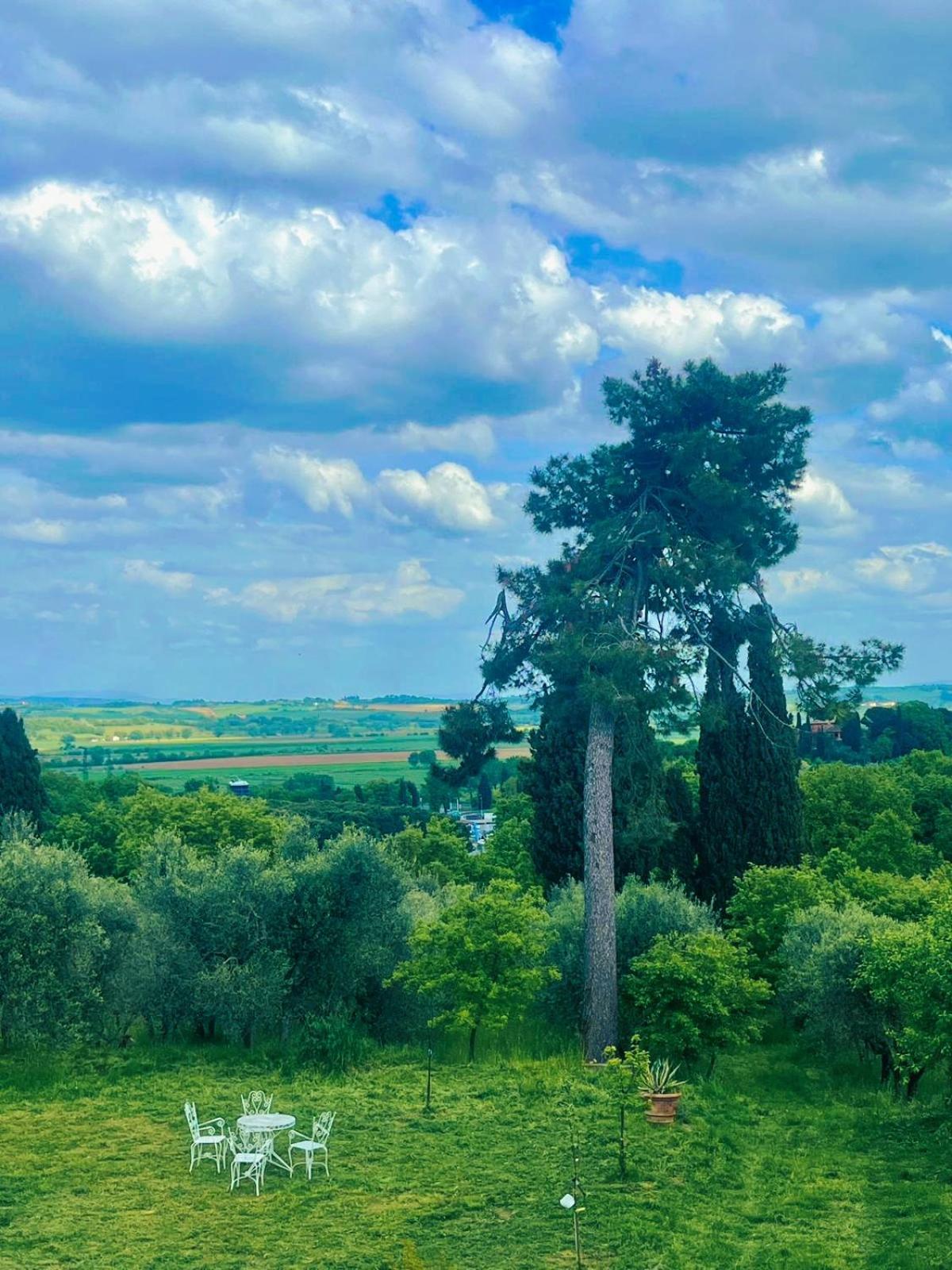 Casa Ezio Marchi - Due Appartamenti E Una Family Suite Bettolle Bagian luar foto