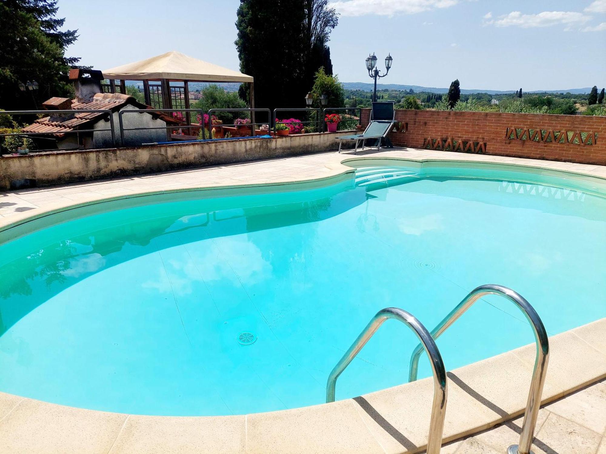 Casa Ezio Marchi - Due Appartamenti E Una Family Suite Bettolle Bagian luar foto
