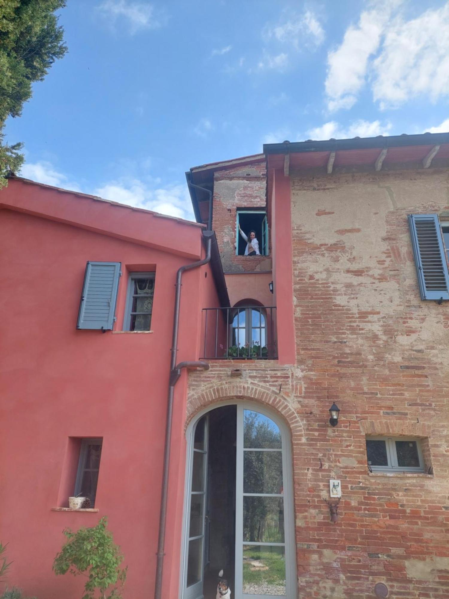 Casa Ezio Marchi - Due Appartamenti E Una Family Suite Bettolle Bagian luar foto
