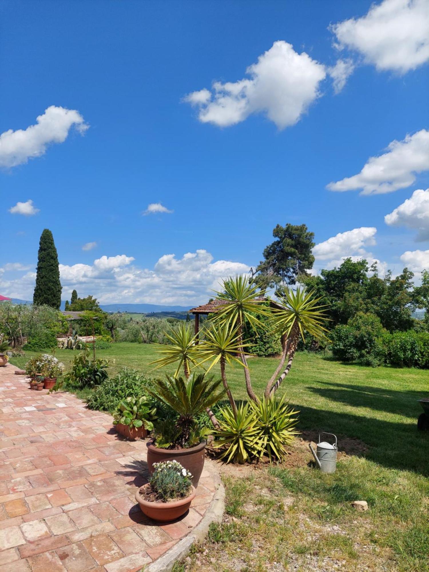 Casa Ezio Marchi - Due Appartamenti E Una Family Suite Bettolle Bagian luar foto